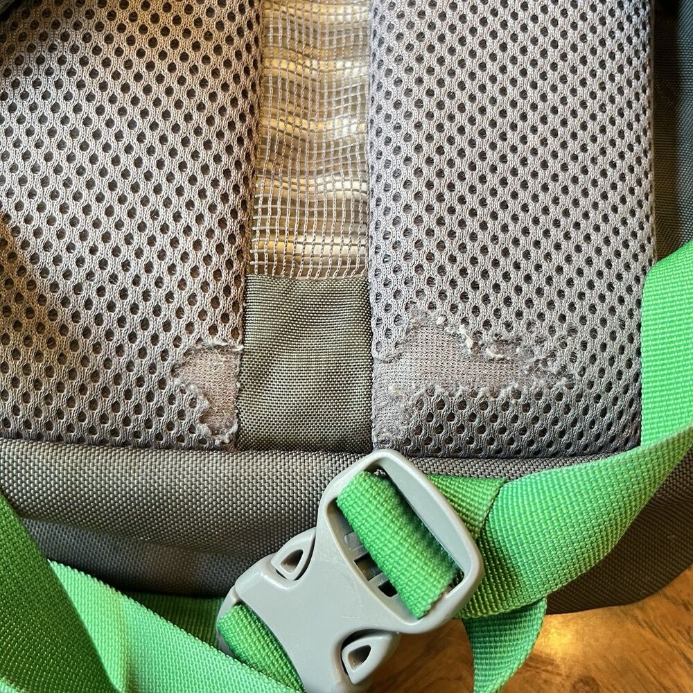 Mountain Hardwear Backpack Agama Green Outdoors Camping Hiking - Picture 9 of 16